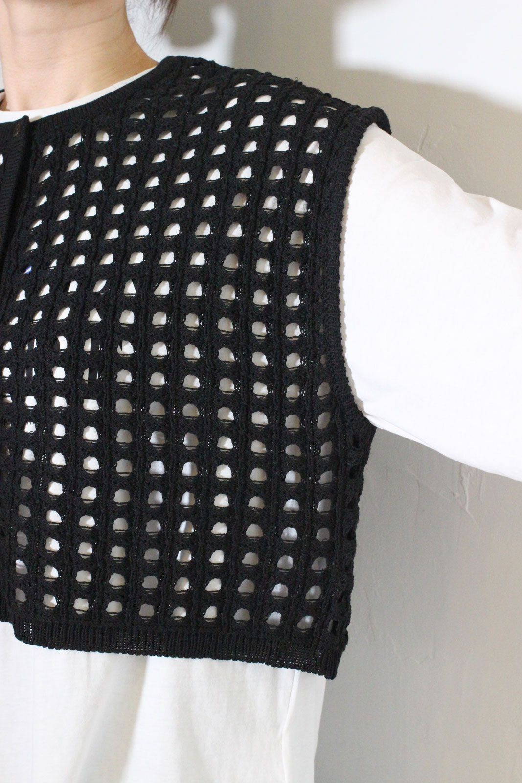 [9561-098DP] メッシュボックスニットベスト ブラック