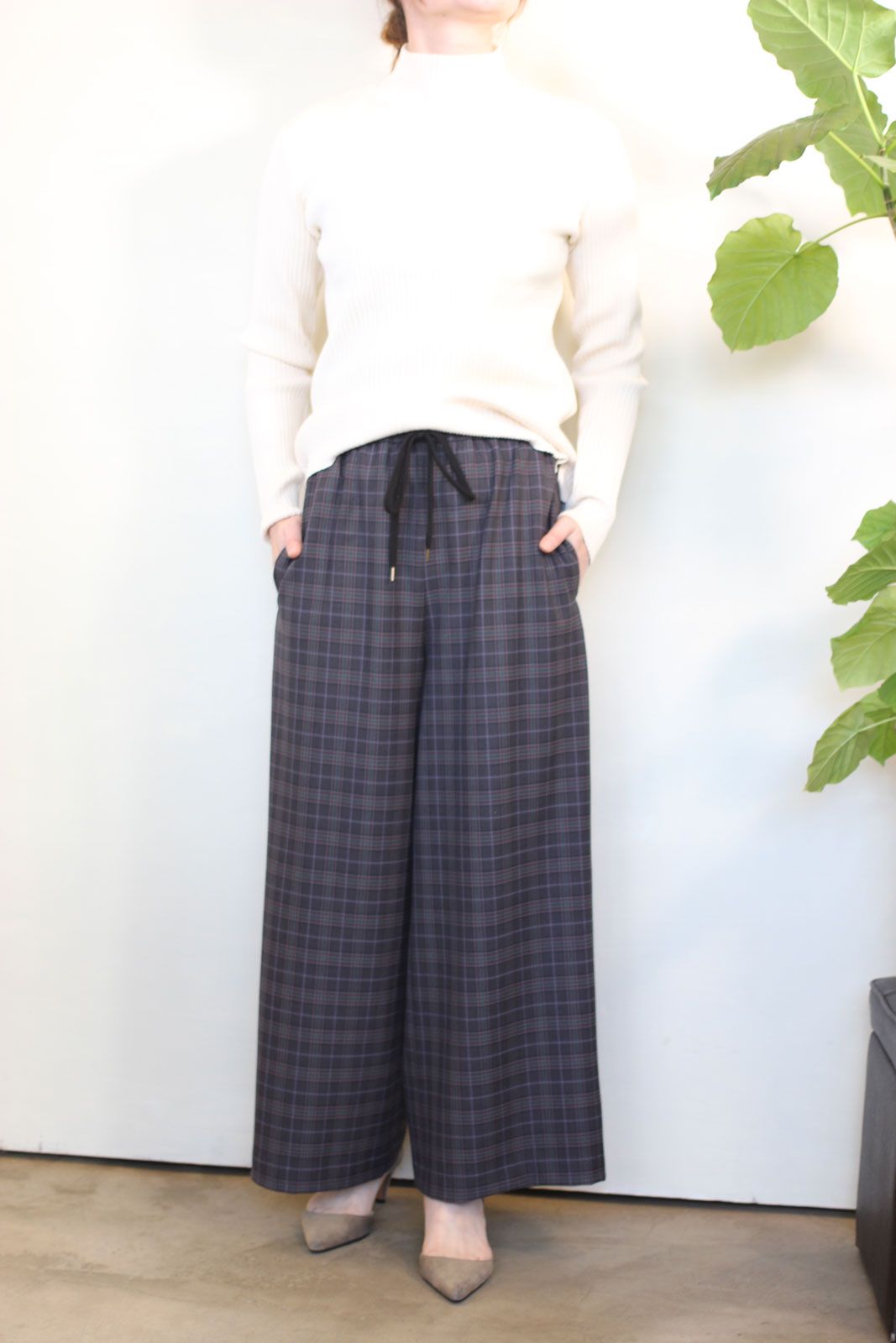 チェックストレートパンツ チャコール