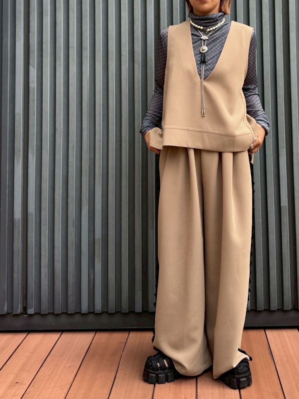 サイドプリーツワイドパンツ ベージュ