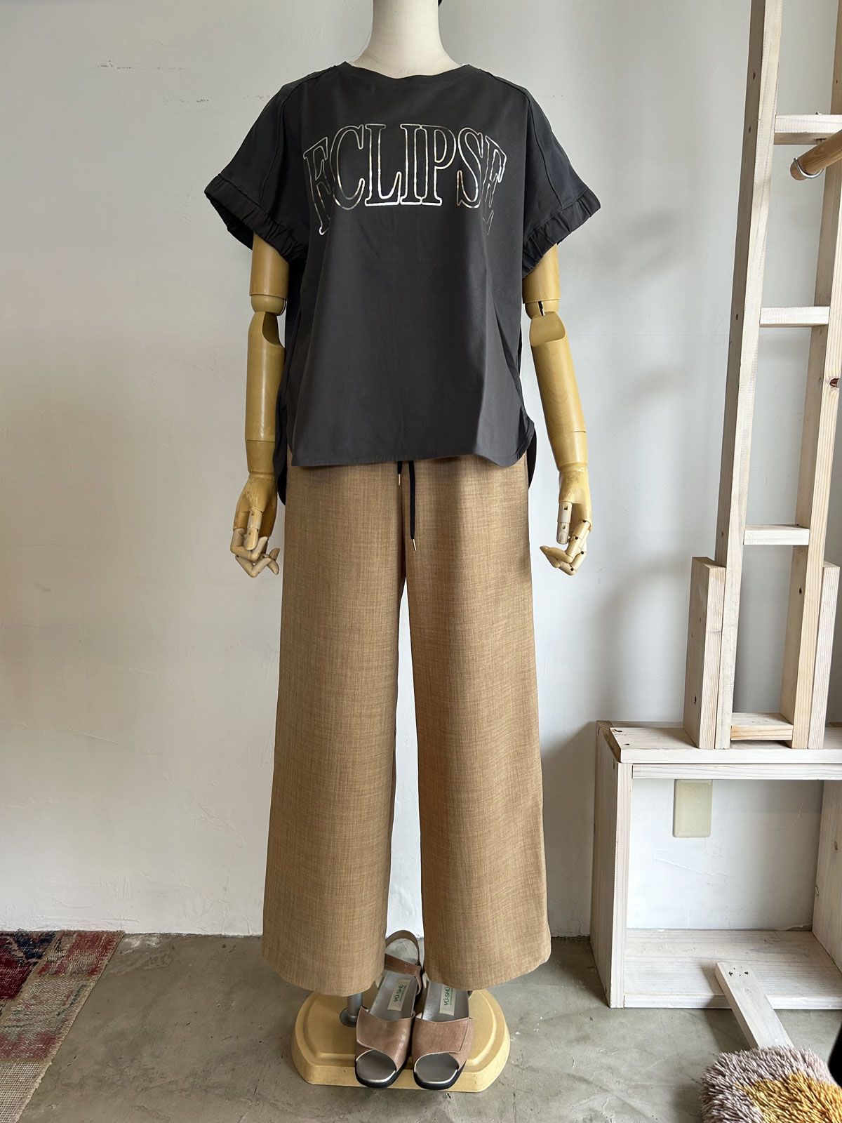 リネンライクセミワイドパンツ キャメル