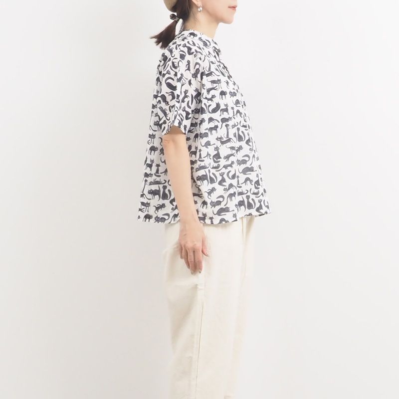 猫プリントスリーブレスブラウス オフxブラック