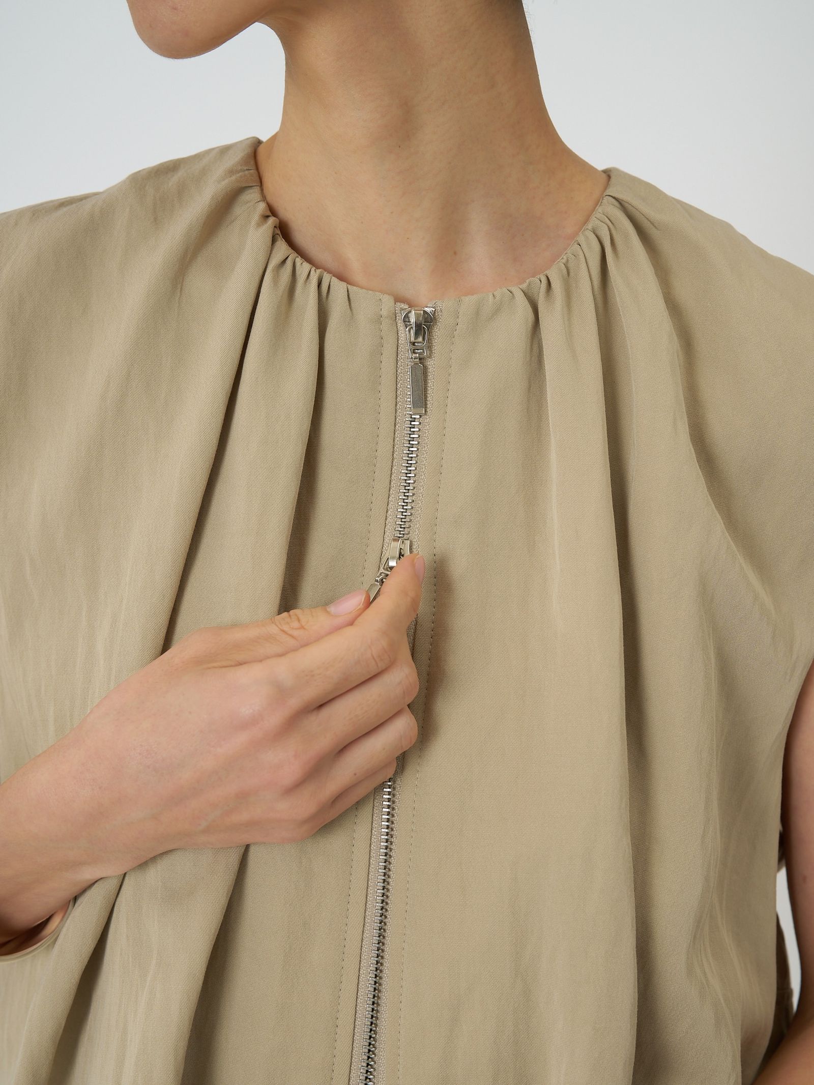 [4261-025MK] ダブルジップバルーンジレ ベージュ