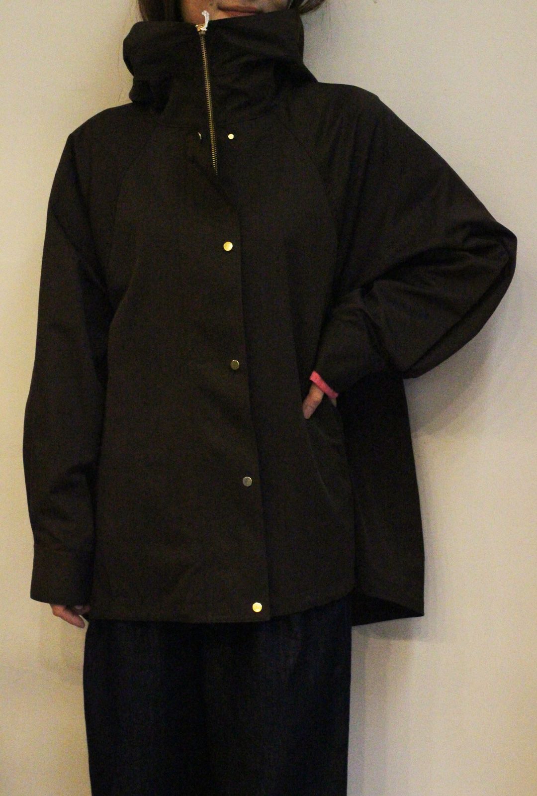 [7556-426KK] スタンドフーディーアウター ブラウン