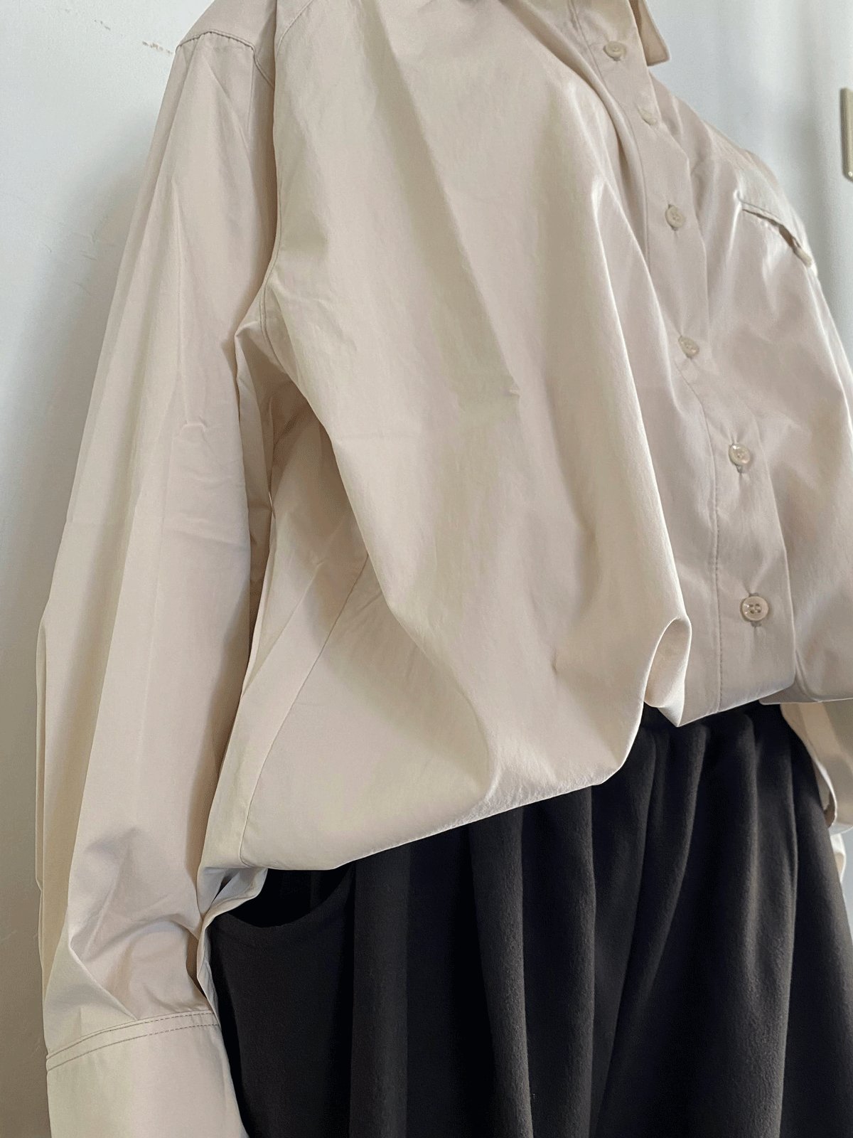 ポリエステルブロード 丈2WAYシャツ オフホワイト