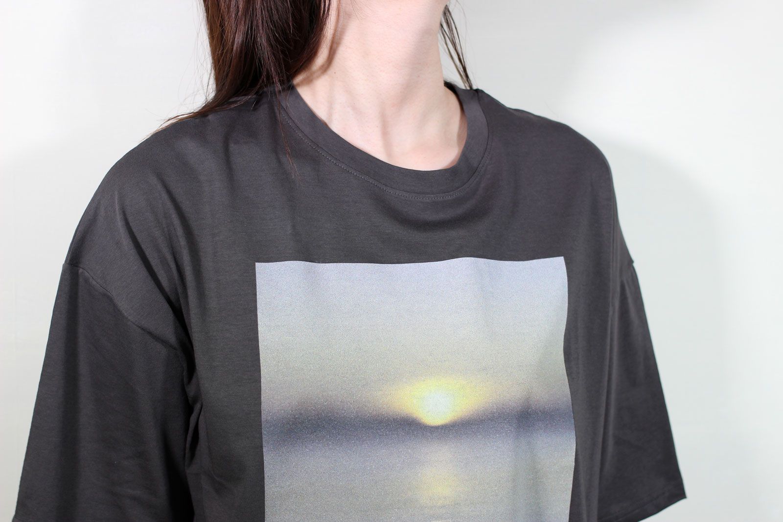 [8451-075KK] Photo Tee ブラック