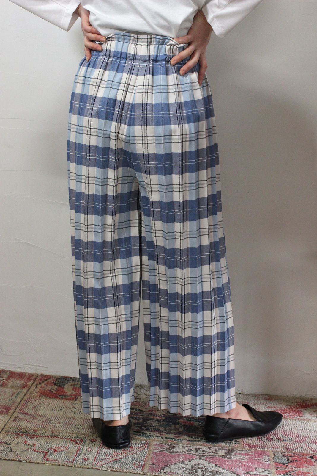 プリーツチャックパンツ ブルー