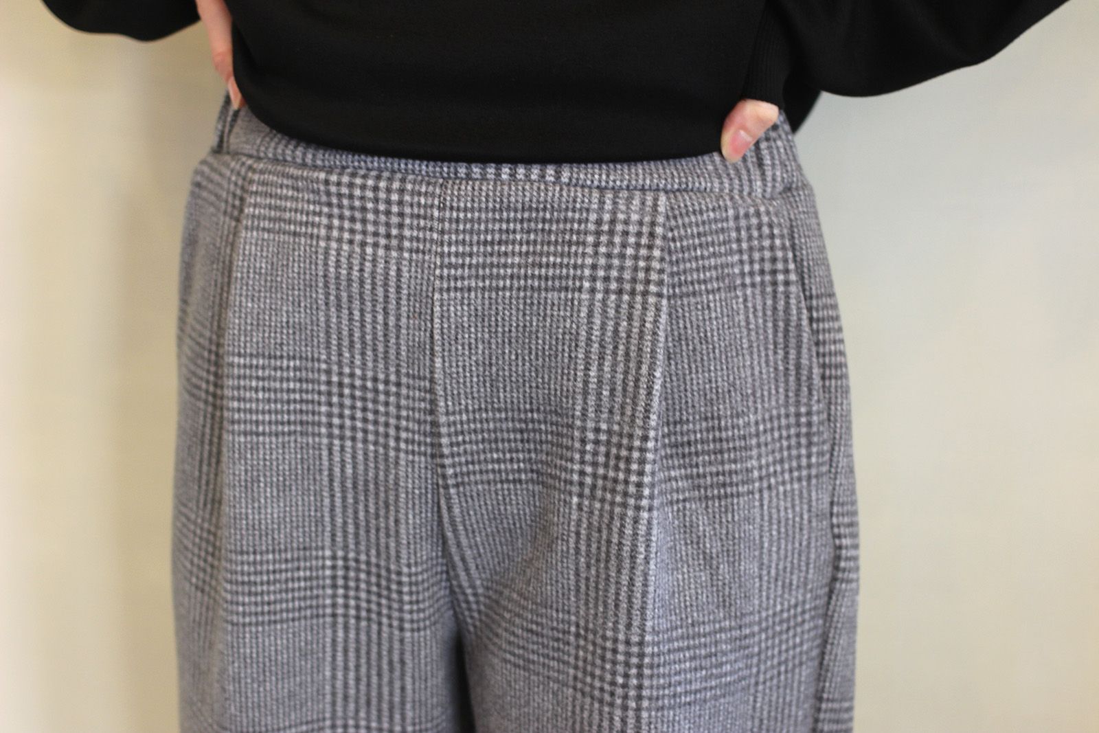WOOLET杢グレンチェックタックパンツ チャコール
