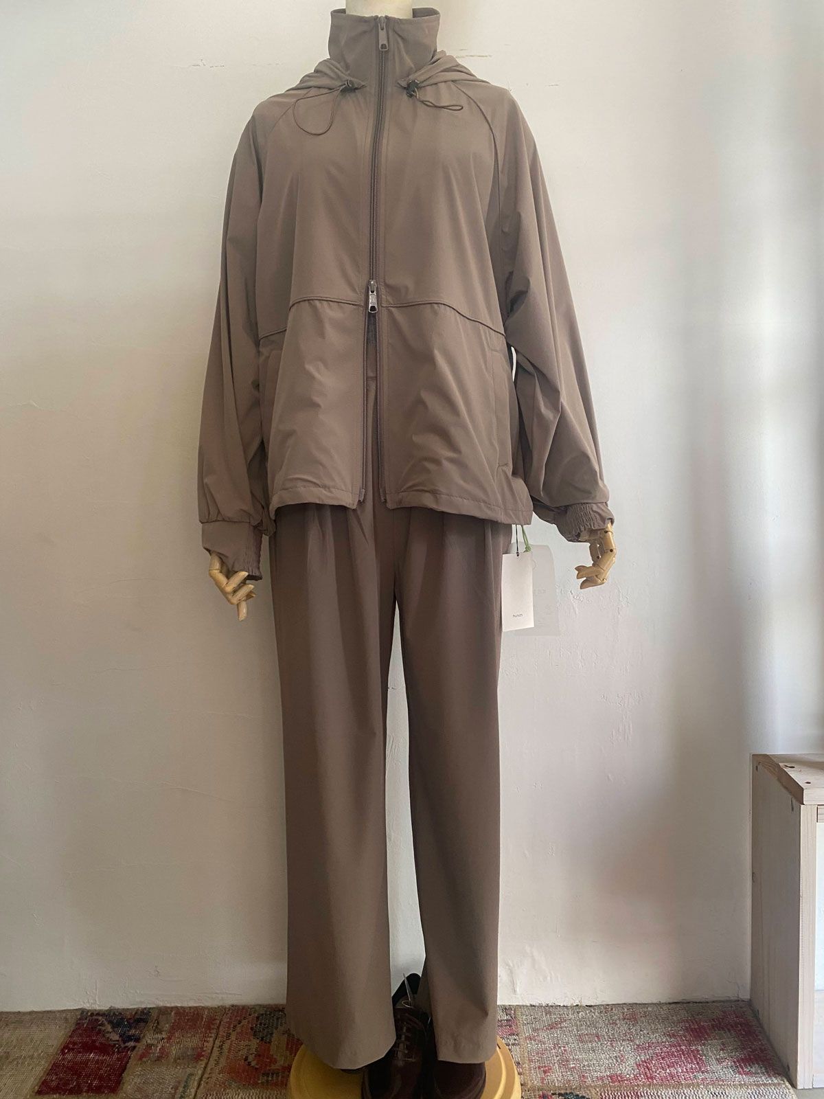 ICE TOUCH 接触冷感厚ワイドストレートパンツ モカ