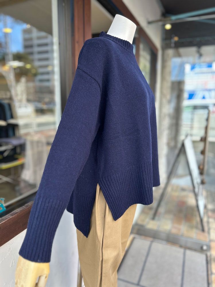 タスマニアラムコモドニット ネイビー