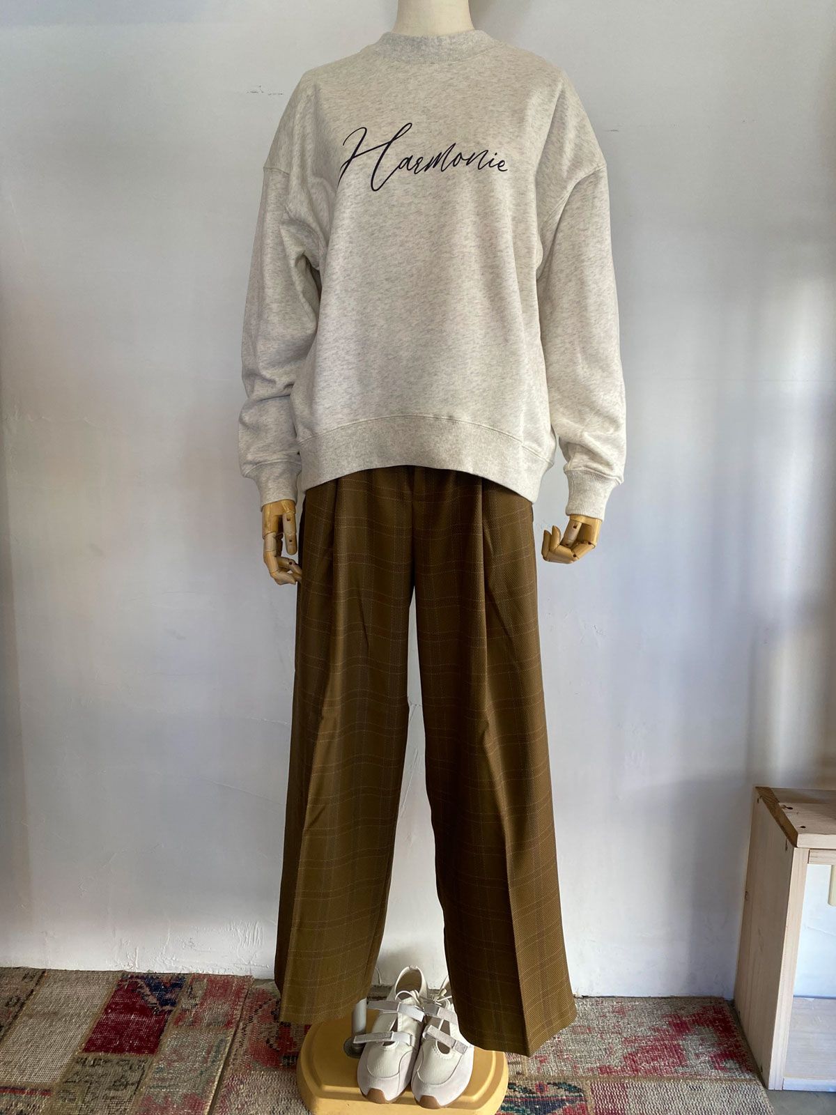 裏毛ロゴスゥェット オートミール