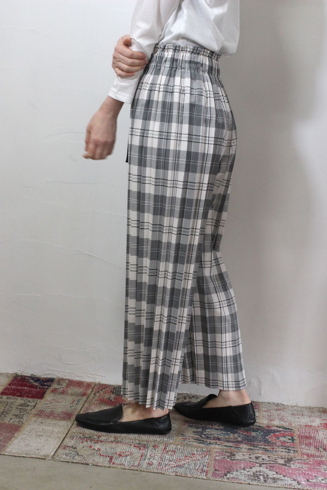 プリーツチャックパンツ グレー