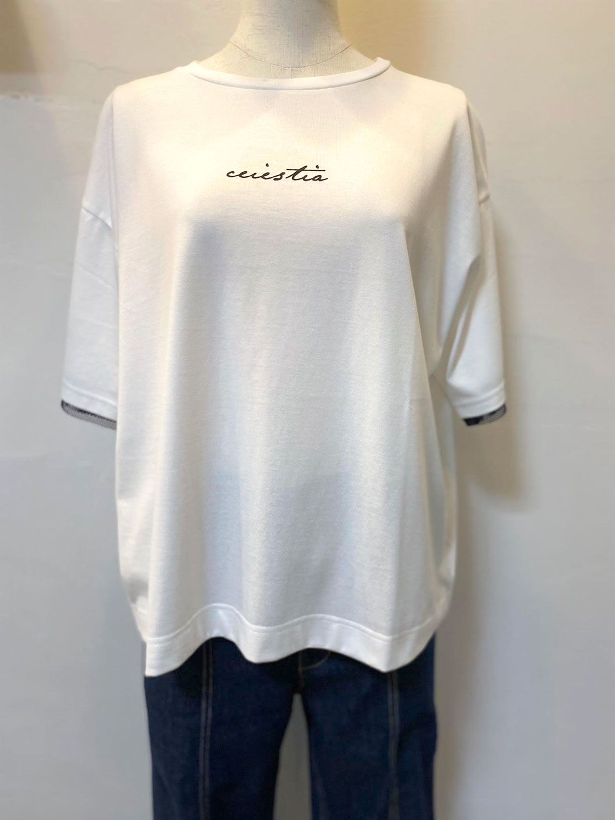 ロゴプリントセミショートTシャツ ホワイト
