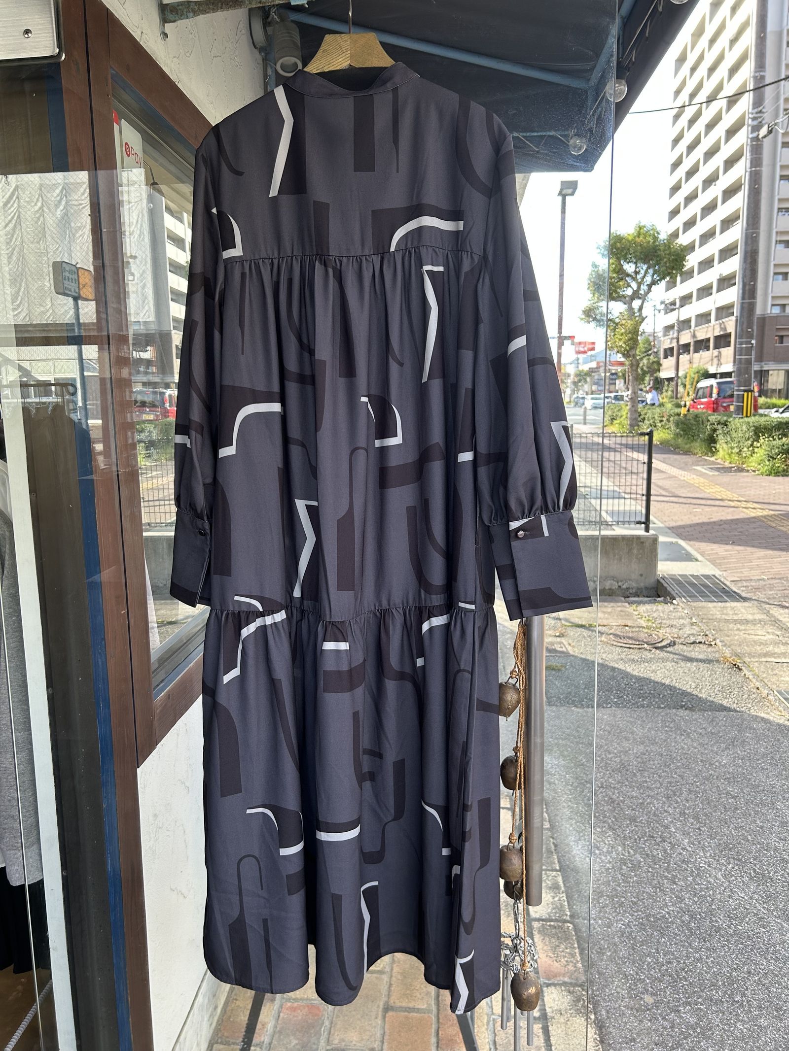ジョーゼット柄 プリントワンピース グレー