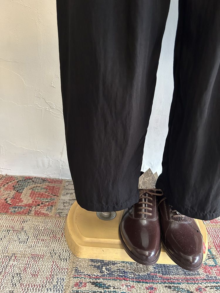 とろみレーヨンナイロンツイルカーヴィパンツ ブラック