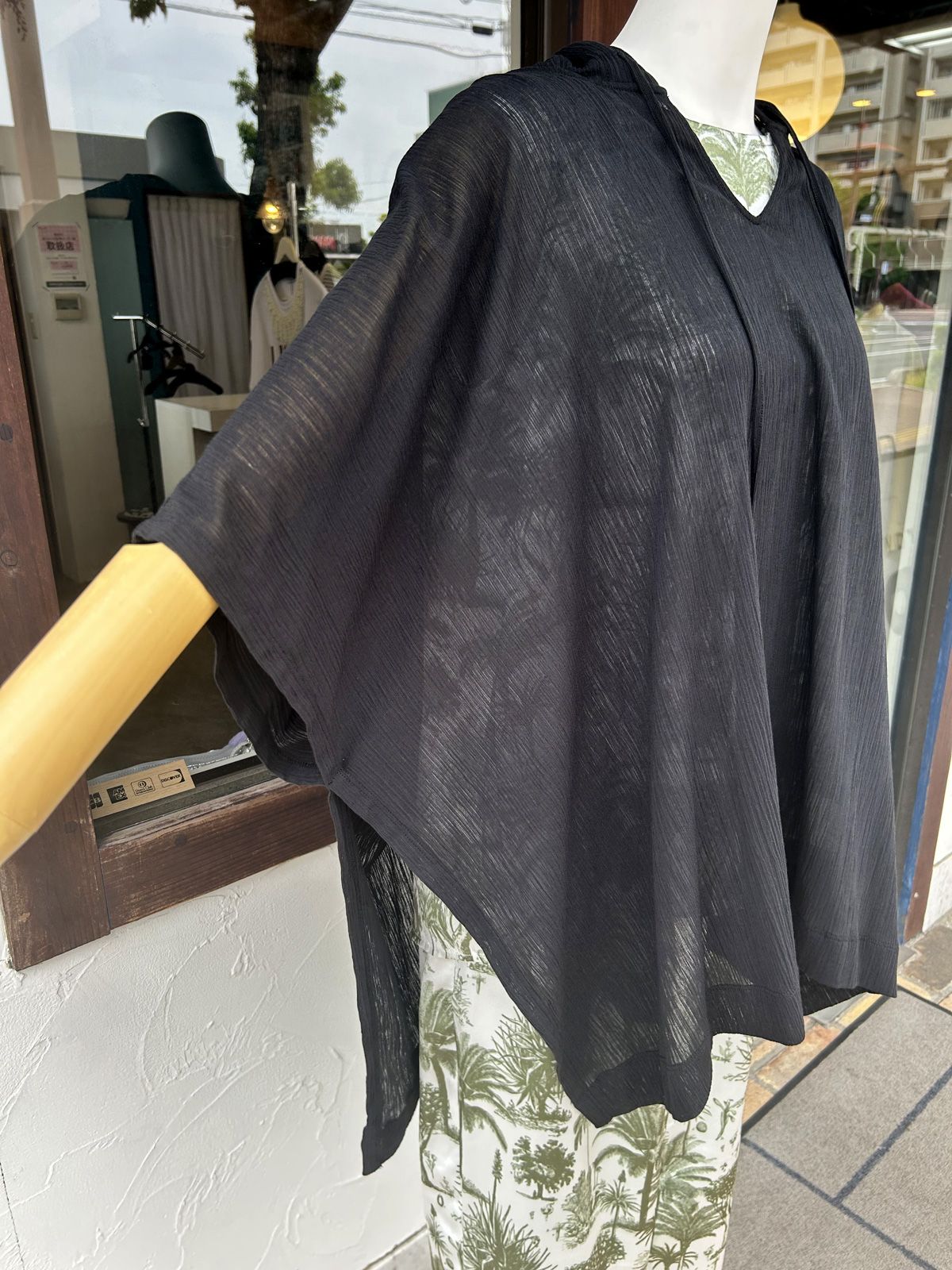 [1262-305KK] シアーメッシュポンチョTOPS ブラック