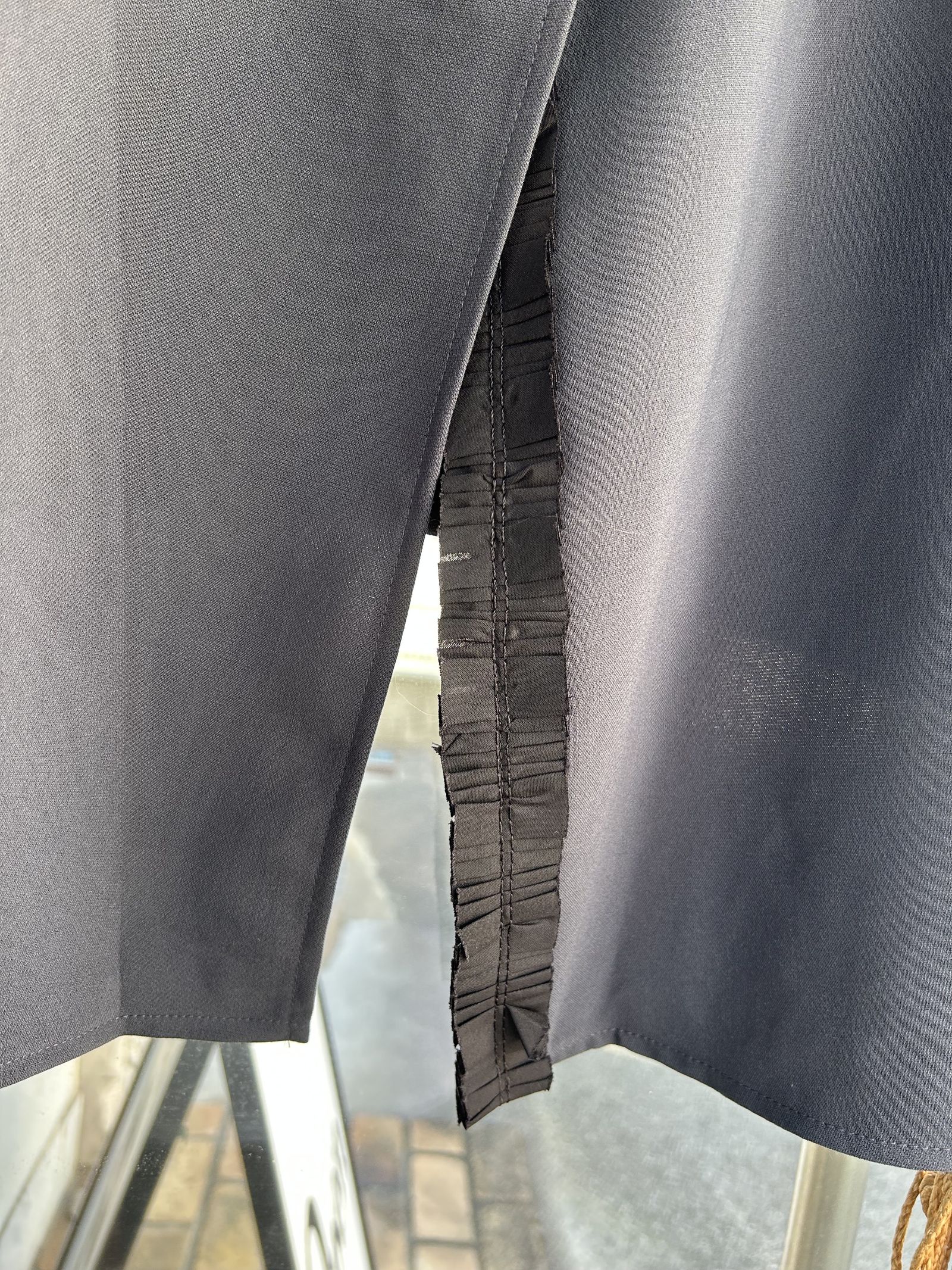 バックスリットキーネックジレ チャコール