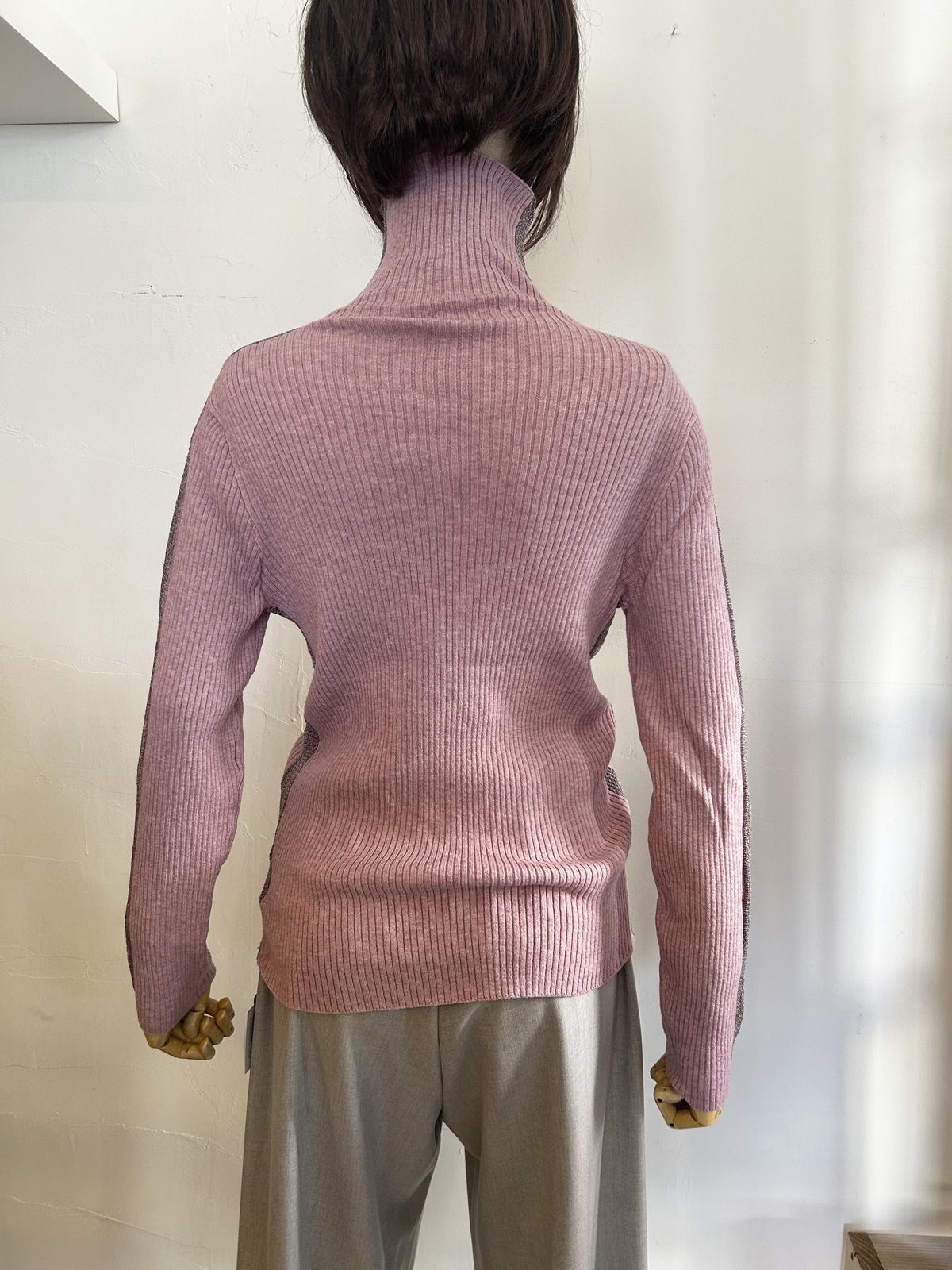 サイドラメラインタートルニット チャコール