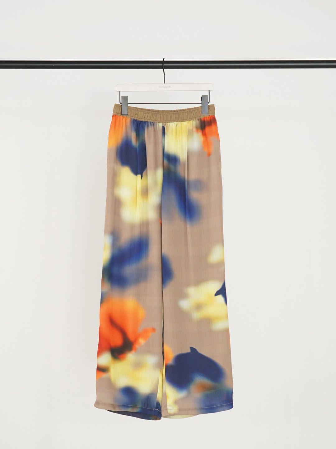 [3563-621MK] フォグフラワープリントPT モカ