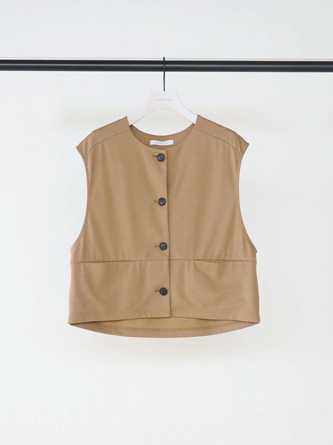 [8863-704GL] ポンチショートジレ ベージュ