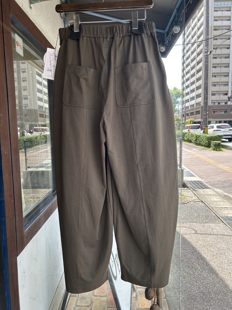 接触冷感ジャージーコクーントラウザー カーキ