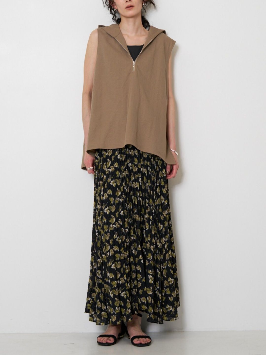 [2963-630NH] ニュアンスフラワープリーツSK ブラック