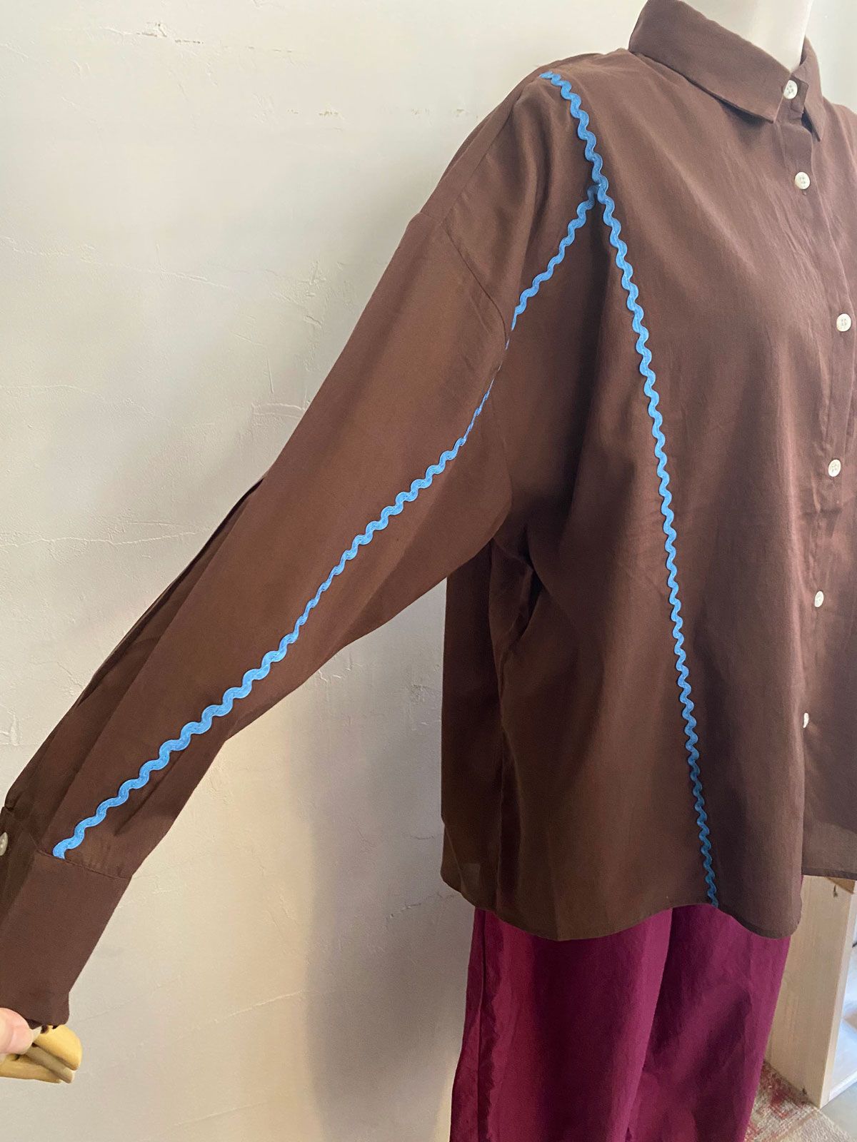 コットンボイル ライン入りシャツ ブラウン