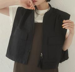 ナイロンショートベスト ブラック