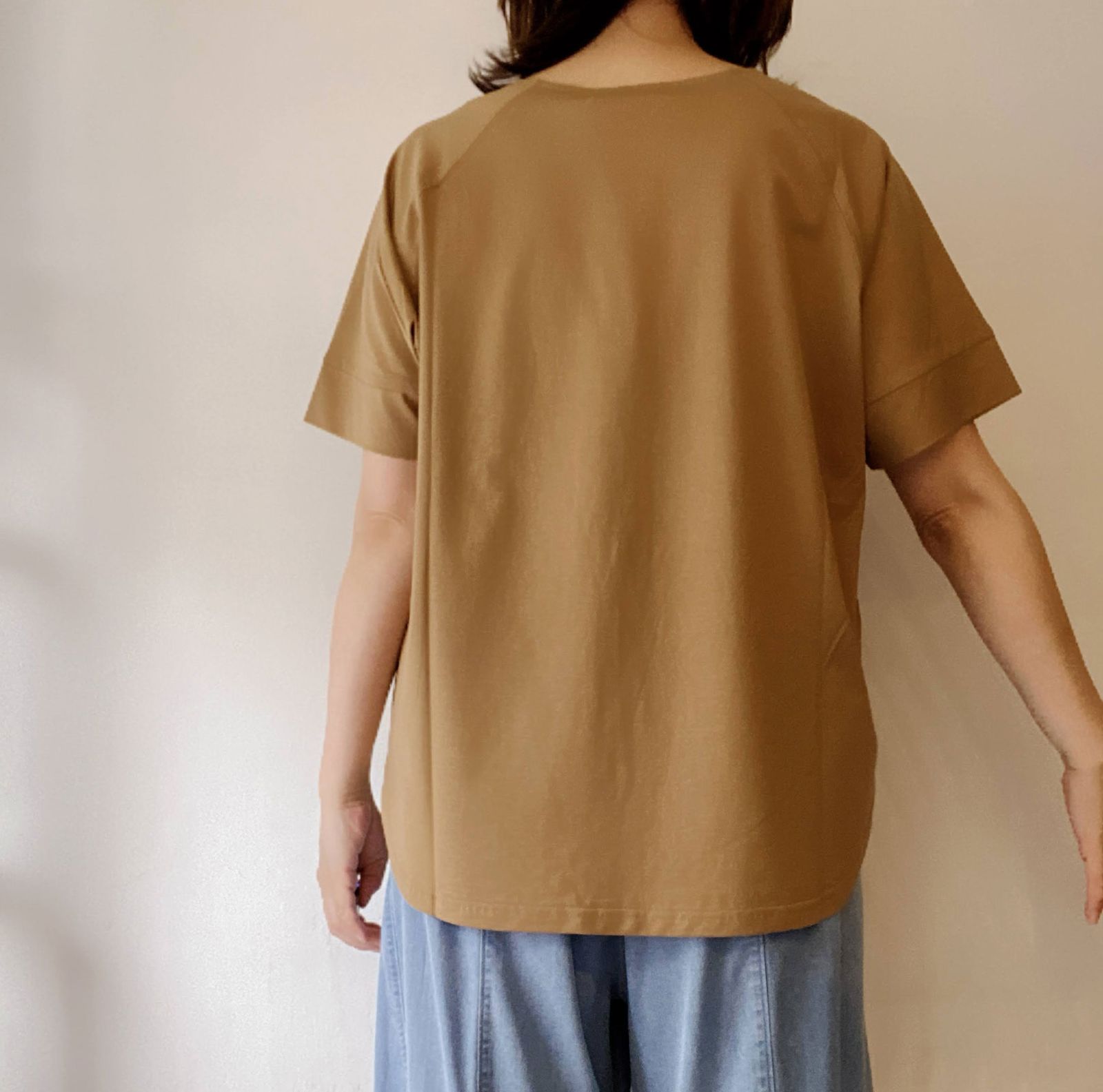ロゴ刺繍ラグランTシャツ beige