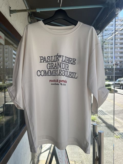 刺繍ロゴTシャツ アイボリー