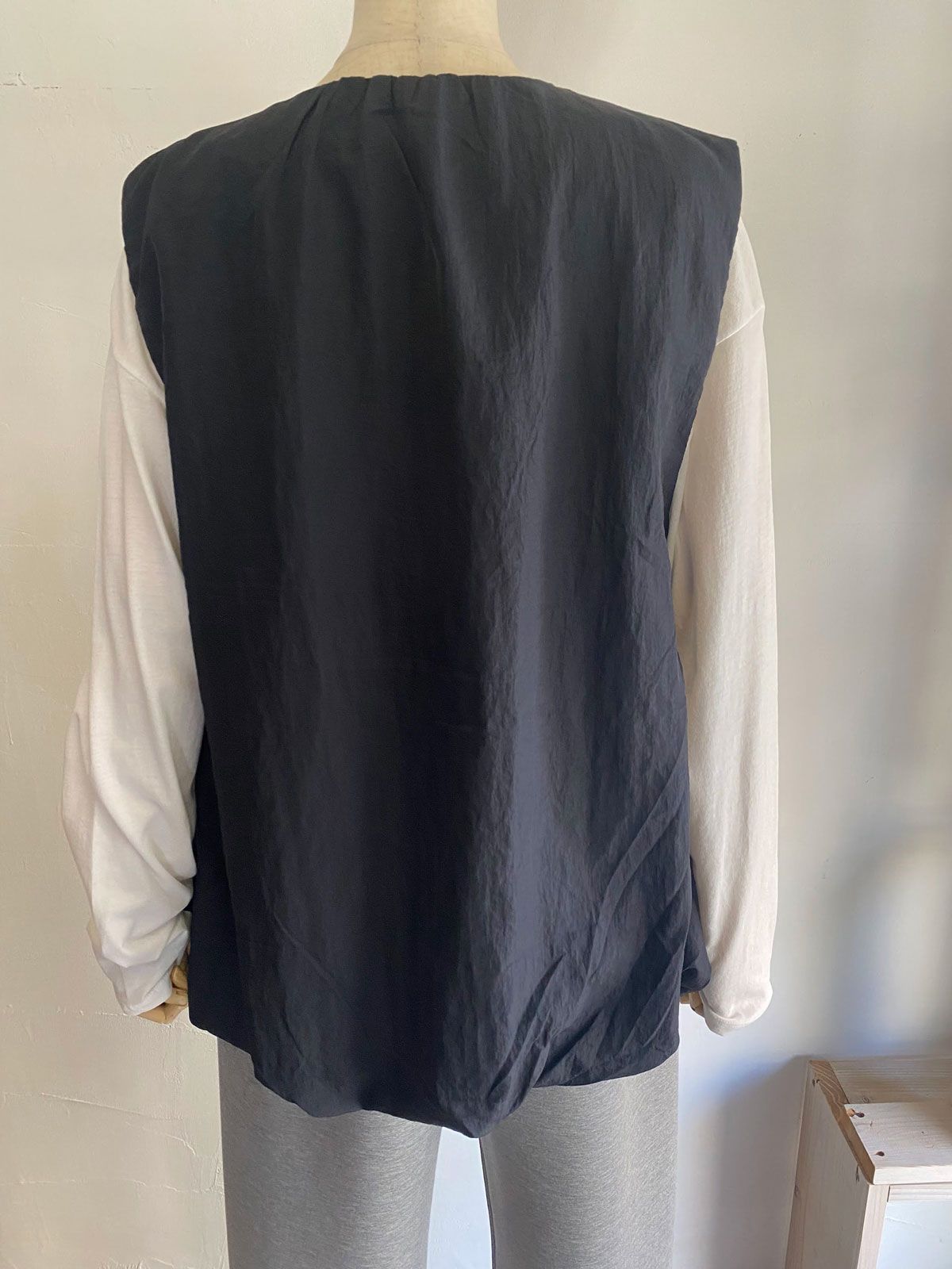 ナイロンベスト ブラック