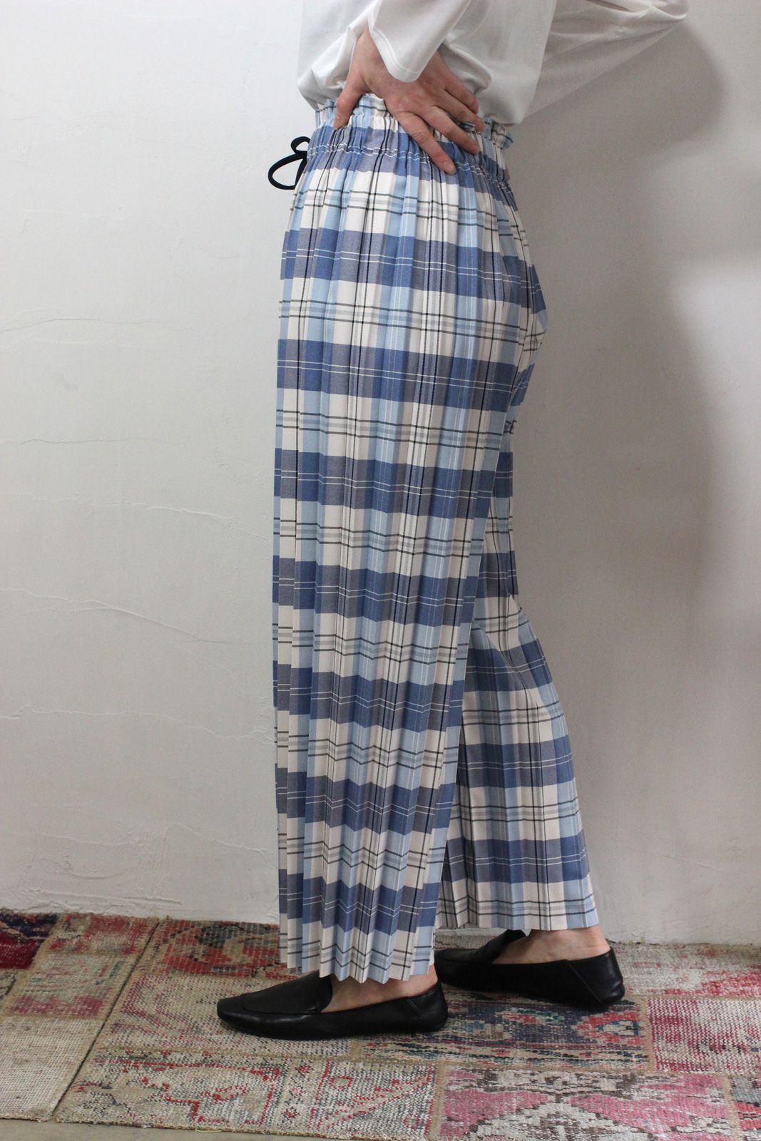 プリーツチャックパンツ ブルー