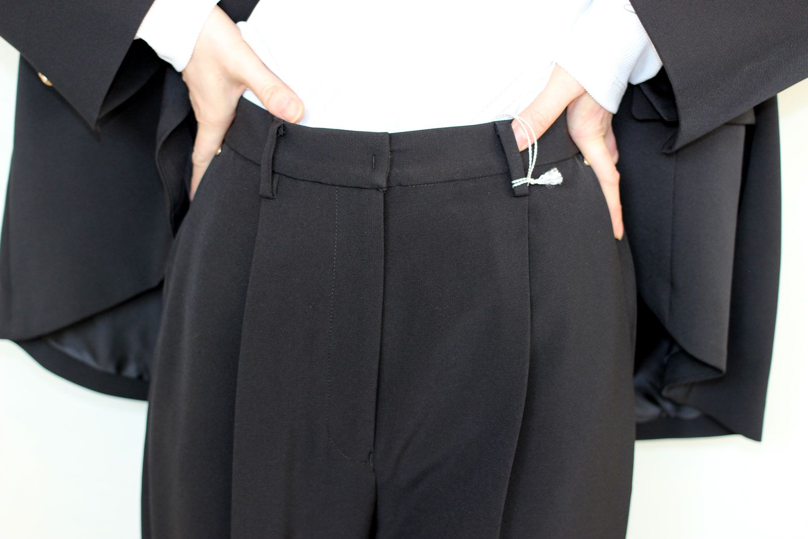 テーパードパンツ ブラック