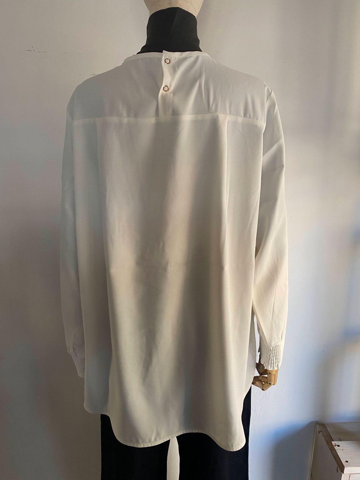 ストレッチジョーゼット 万能ブラウス オフホワイト