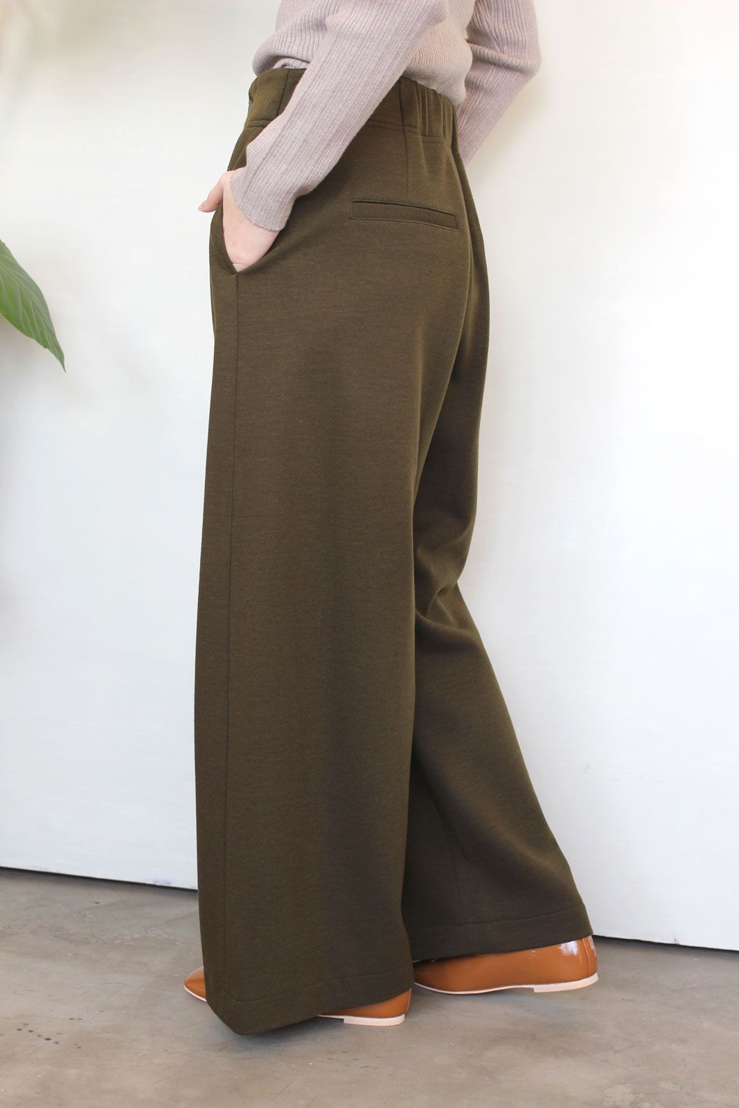 ストレッチポンチコクーンワイドパンツ カーキ