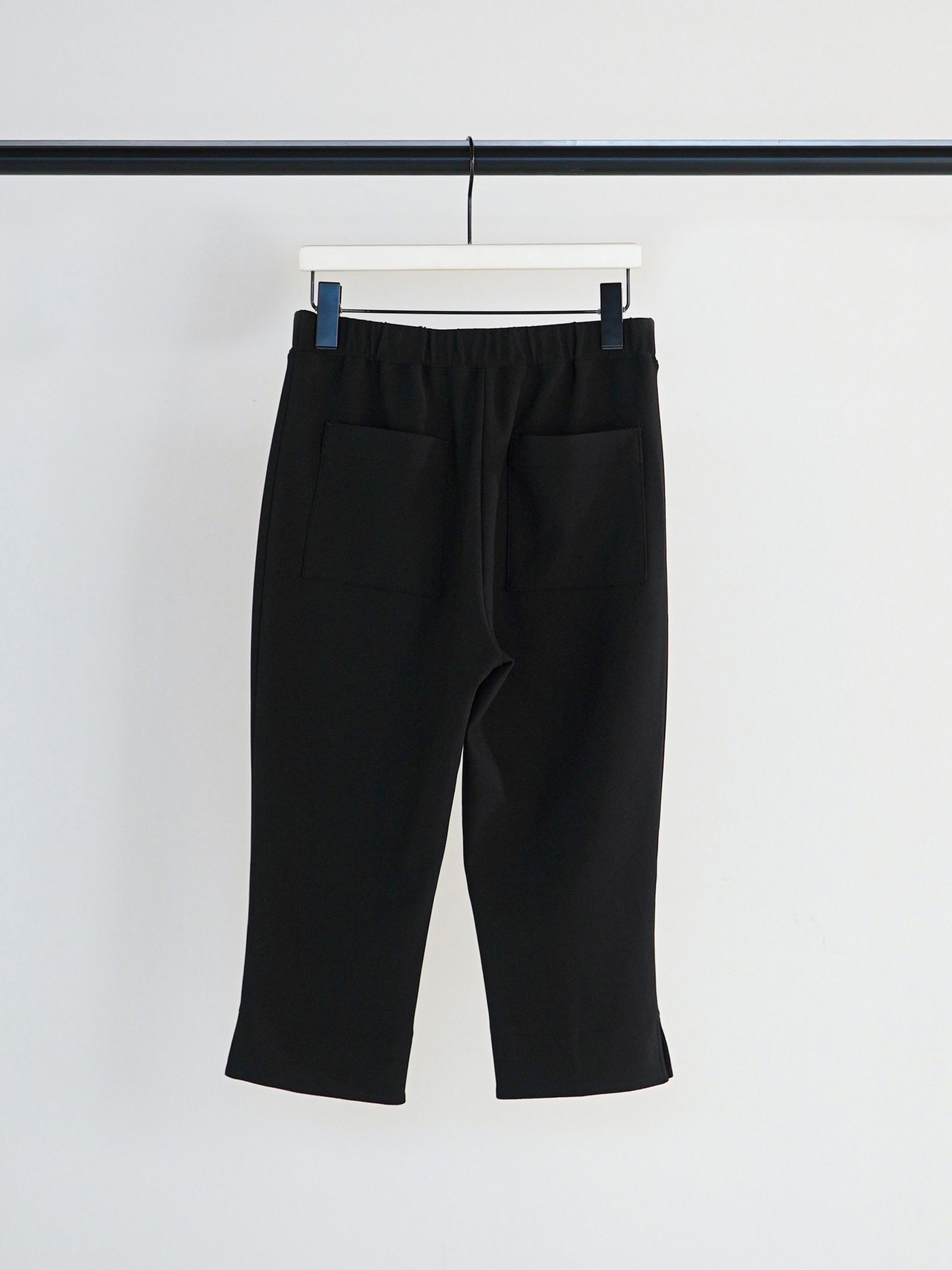 [3261-012KK] ストレッチカプリスリットPT ブラック