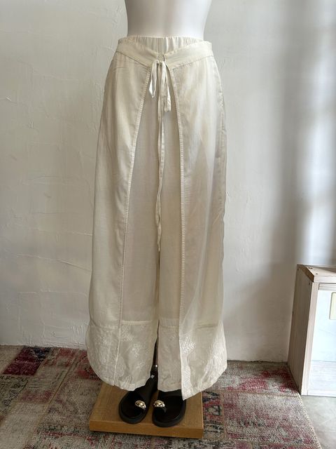 裾刺繍ラップパンツ オフ