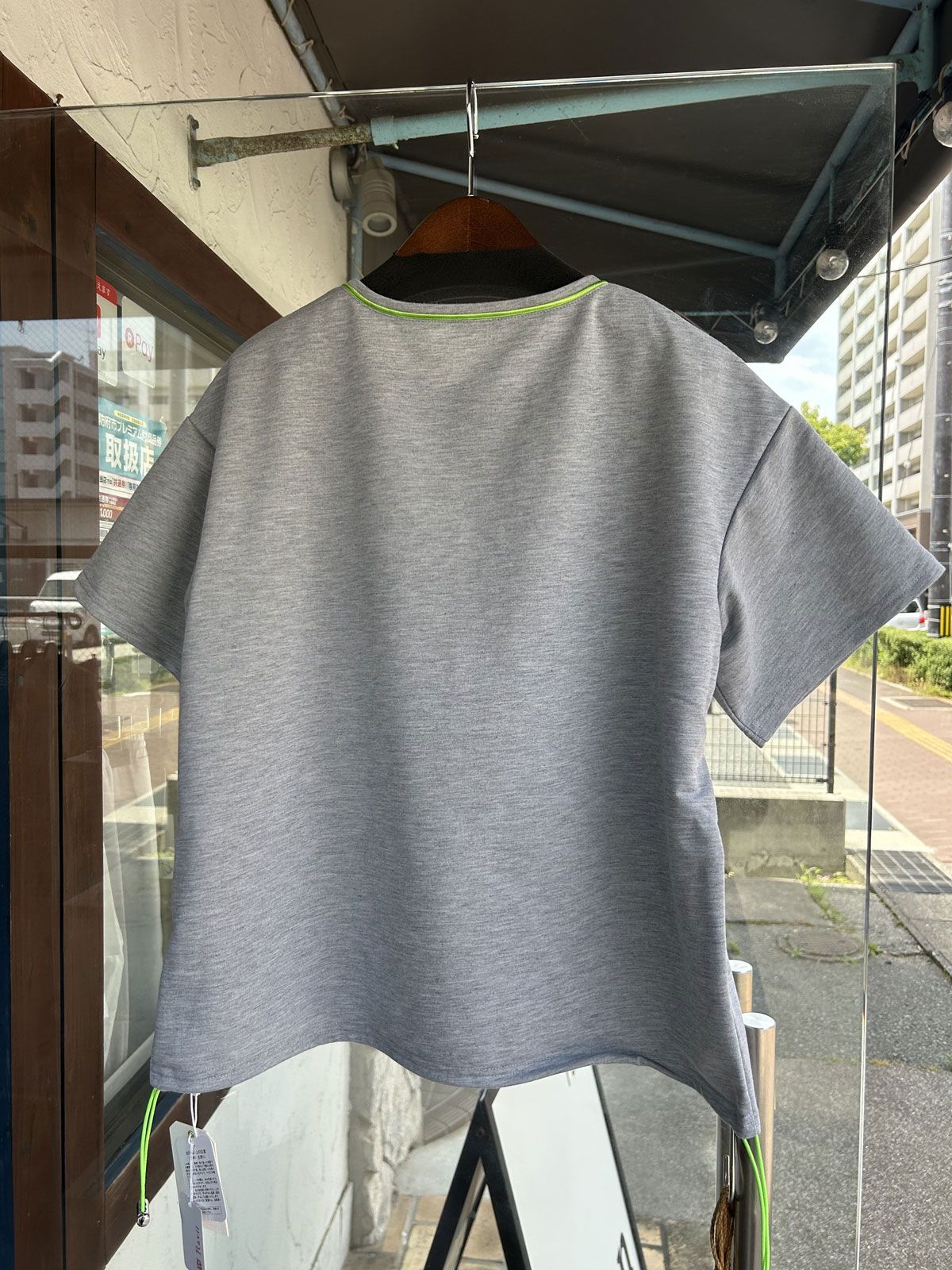 ネオンカラーナンバリングTシャツ グレー