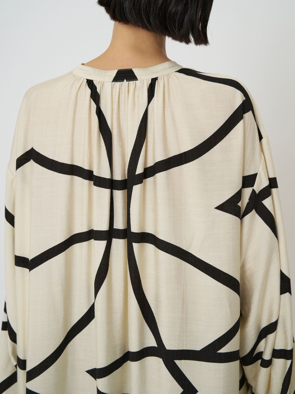 [5961-019KK] ラインプリントシャツOP ブラック