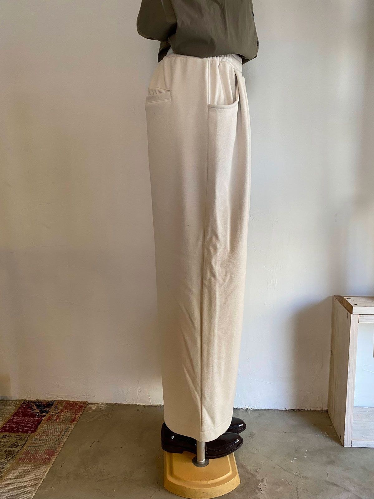 ベロアボンディング スウェットワイドパンツ アイボリー