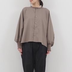 トロンとツイルフレアシャツ モカ