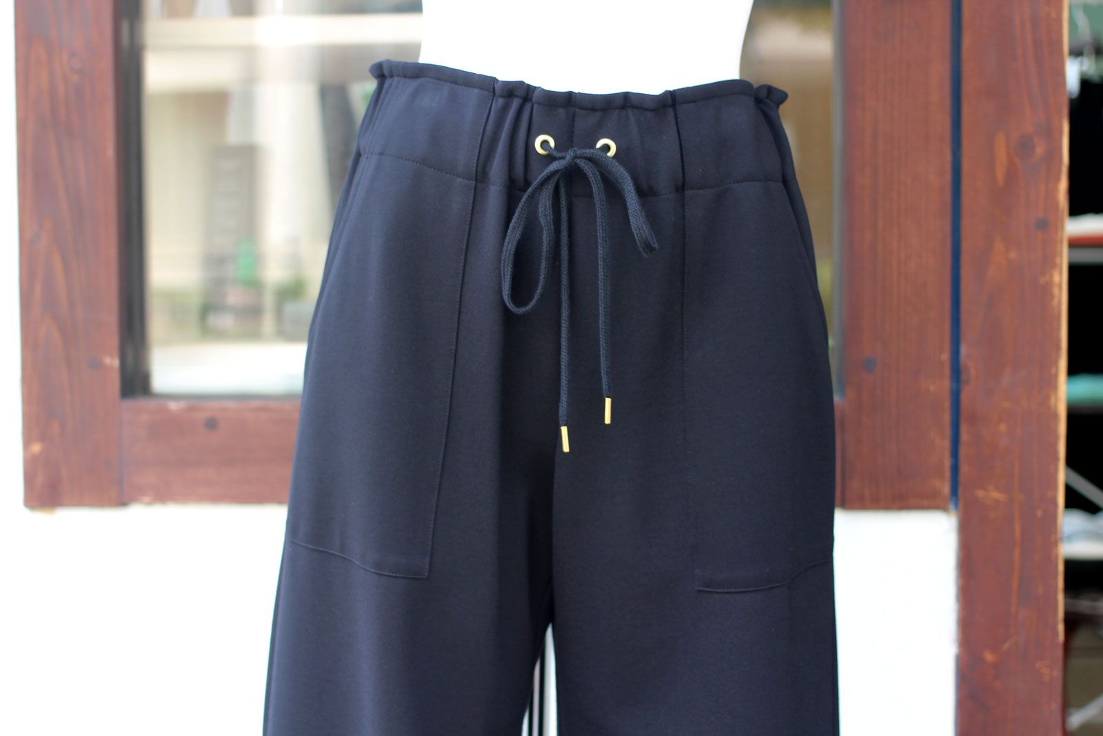 ストレッチポンチワイドパンツ ブラック