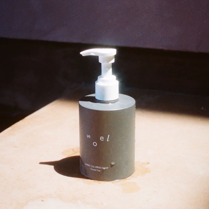 LIVING-OIL ハンドソープ Forest Tea 250mL