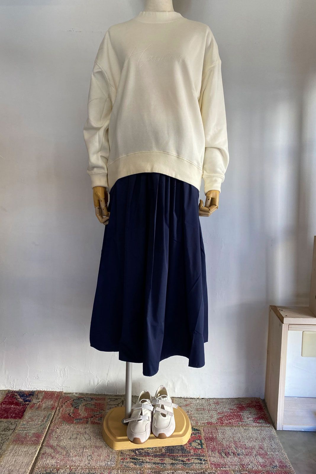 裏毛ロゴスゥェット キナリ