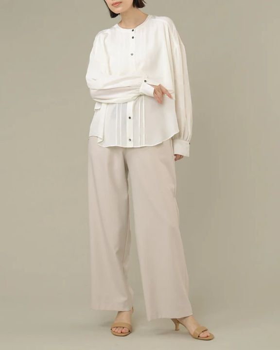 ヴィーナスデシンフラップブラウス オフホワイト