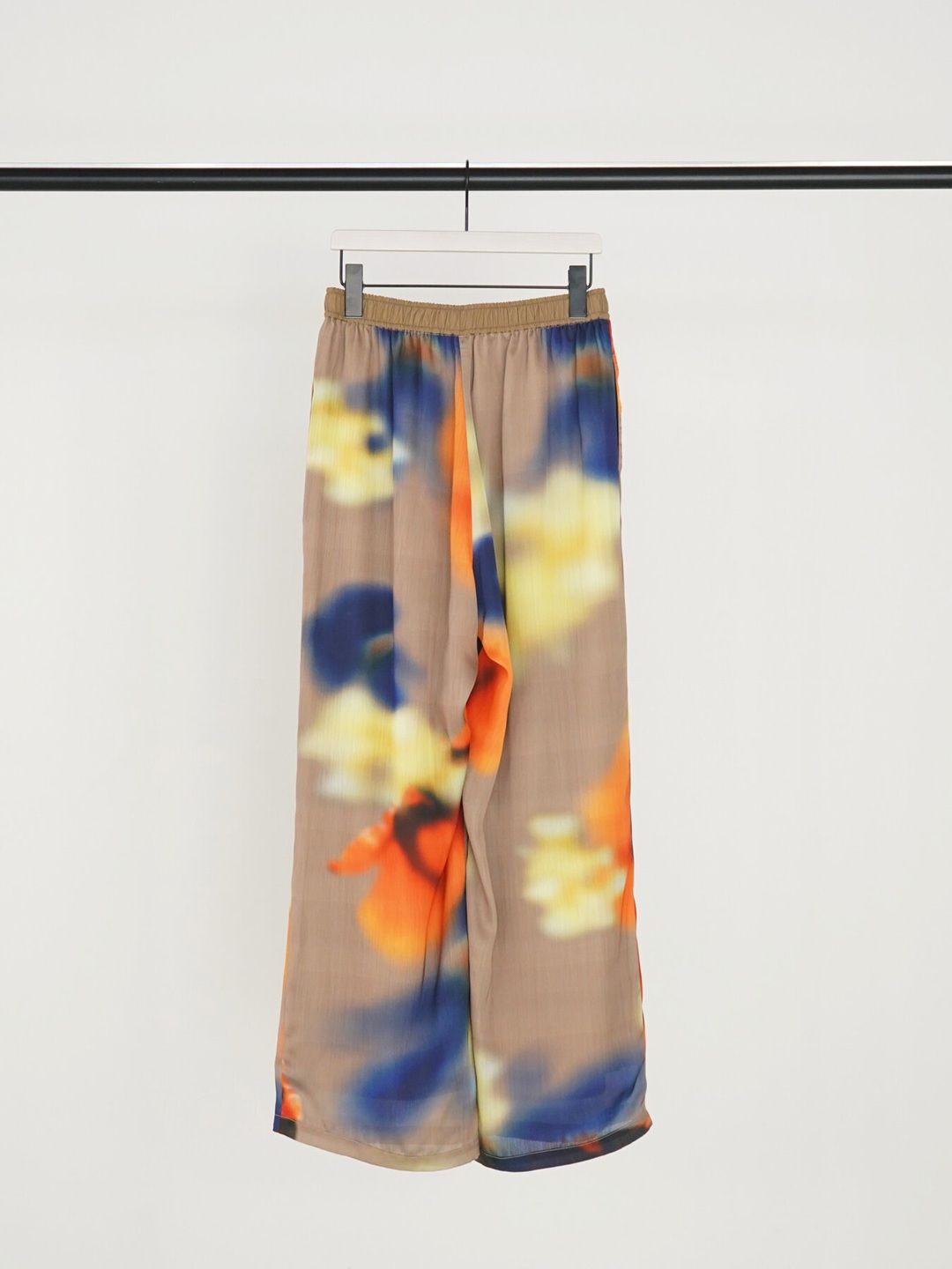 [3563-621MK] フォグフラワープリントPT モカ