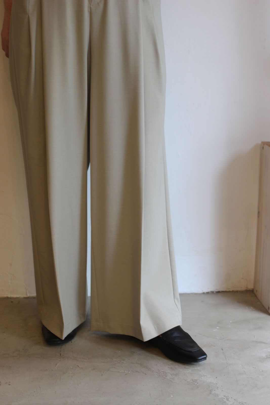 [3653-342MK] ベルト付タックポケットパンツ ベージュ