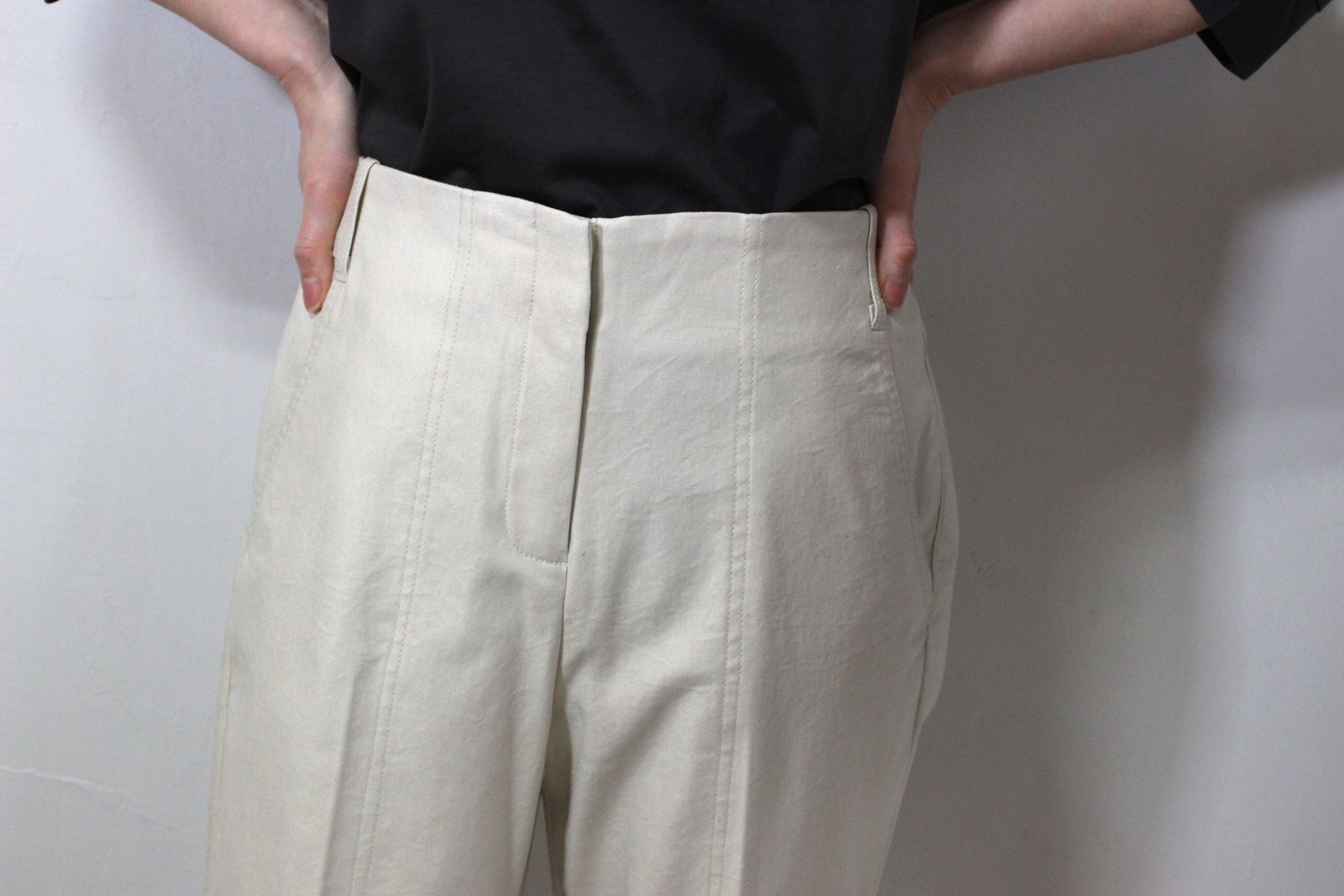 ワンウォッシュカラーデニムベーカーパンツ ベージュ