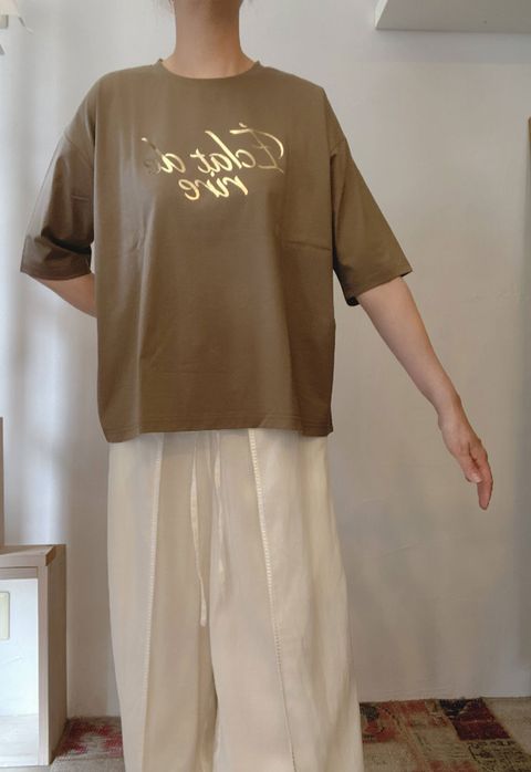 箔プリントTシャツ ブラウン