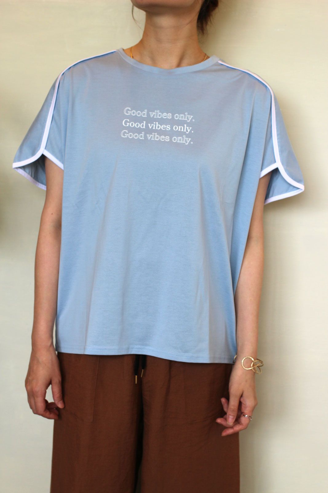 パイピングロゴプリントTシャツ サックス