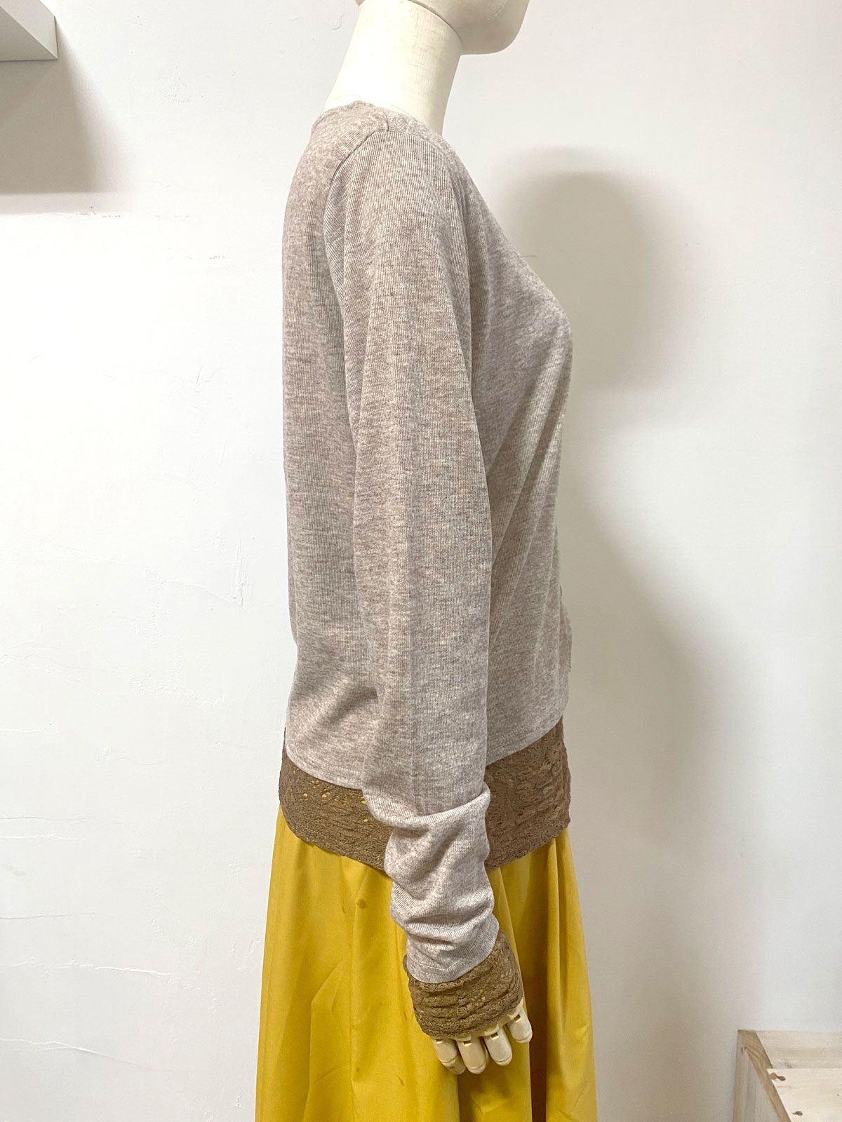 レースレイヤードカーディガン ベージュ